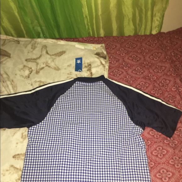 Adidas tee (M) - Picture 2 of 3